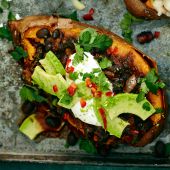 Baked sweet potato with easy black bean chilli