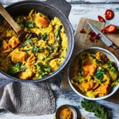 Slow cooker sweet potato and kale curry
