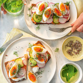 Smoked salmon smørrebrød