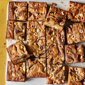 Chocolate-hazelnut ripple blondies