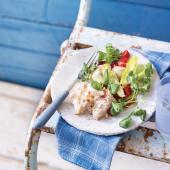 Crab mayonnaise with artichoke hearts and romaine leaves