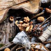 Gingerbread-spiced nuts