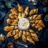 Baked Camembert puff pastry star