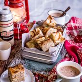 Scandi apple squares