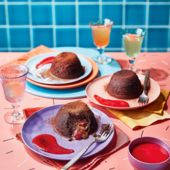 Chocolate fondants with raspberry coulis