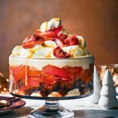 Christmas cake trifle