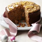 Sticky toffee Christmas cake