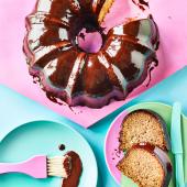Hazelnut coffee cake with Nutella glaze