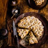 Apple and cinnamon swirl pie