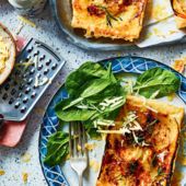Upside-down French onion tarts