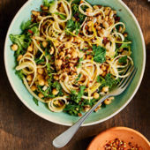 Kale and chickpea linguine with a nutty crunch