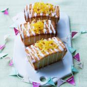 Mini lemon and coconut cakes 