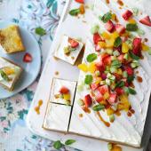 Pimm’s cup traybake