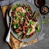 Beef and sugarsnap noodles