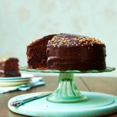 Vegan fudgy chocolate cake
