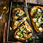 Naan ‘pizza’