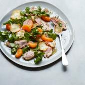 Warm salad of pan-fried duck with clementines