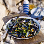 Cider and watercress mussels