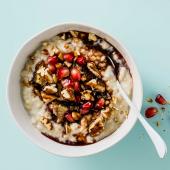 Porridge with dates and pecans