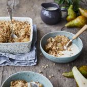 Spiced pear cider crumble