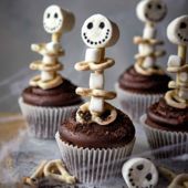 Skeleton cupcakes