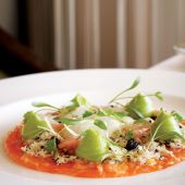 Smoked salmon with fennel and avocado cream