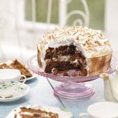 Skinny carrot meringue cake