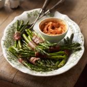 Grilled asparagus with serrano ham & romesco sauce 