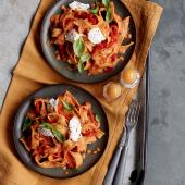 Tomato romesco goats' cheese pasta
