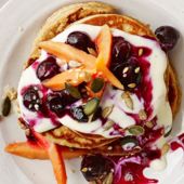 Oaty hotcakes with blueberry compote