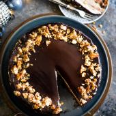 Mirror-glazed mincemeat cheesecake 