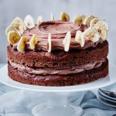 Reduced-sugar chocolate and banana cake