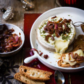 Baked Camembert with onions
