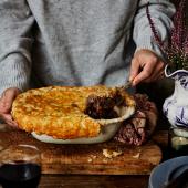 Venison and red wine pie