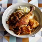 Braised chicken with mushrooms