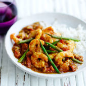 Tamarind prawns with cinnamon rice