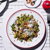 Fusilli with spinach, mushrooms and goats’ cheese