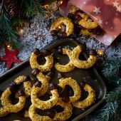 Mandelhörnchen (almond horns)