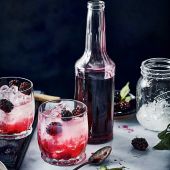 Bramble cocktail 