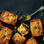 Bee's knees honey cakes 