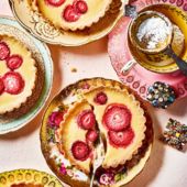 Strawberry custard tarts