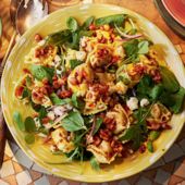 Tortelloni salad with spicy butter
