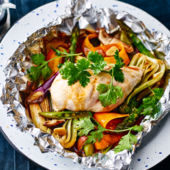 Aromatic oriental chicken parcels
