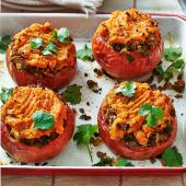 Moroccan minced beef-stuffed tomatoes