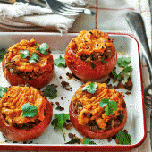 Moroccan minced beef-stuffed tomatoes
