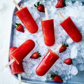Strawberry-rosé ice lollies