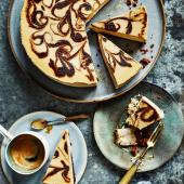 Coffee swirl cheesecake