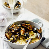 Mussels in a spiced Champagne sauce