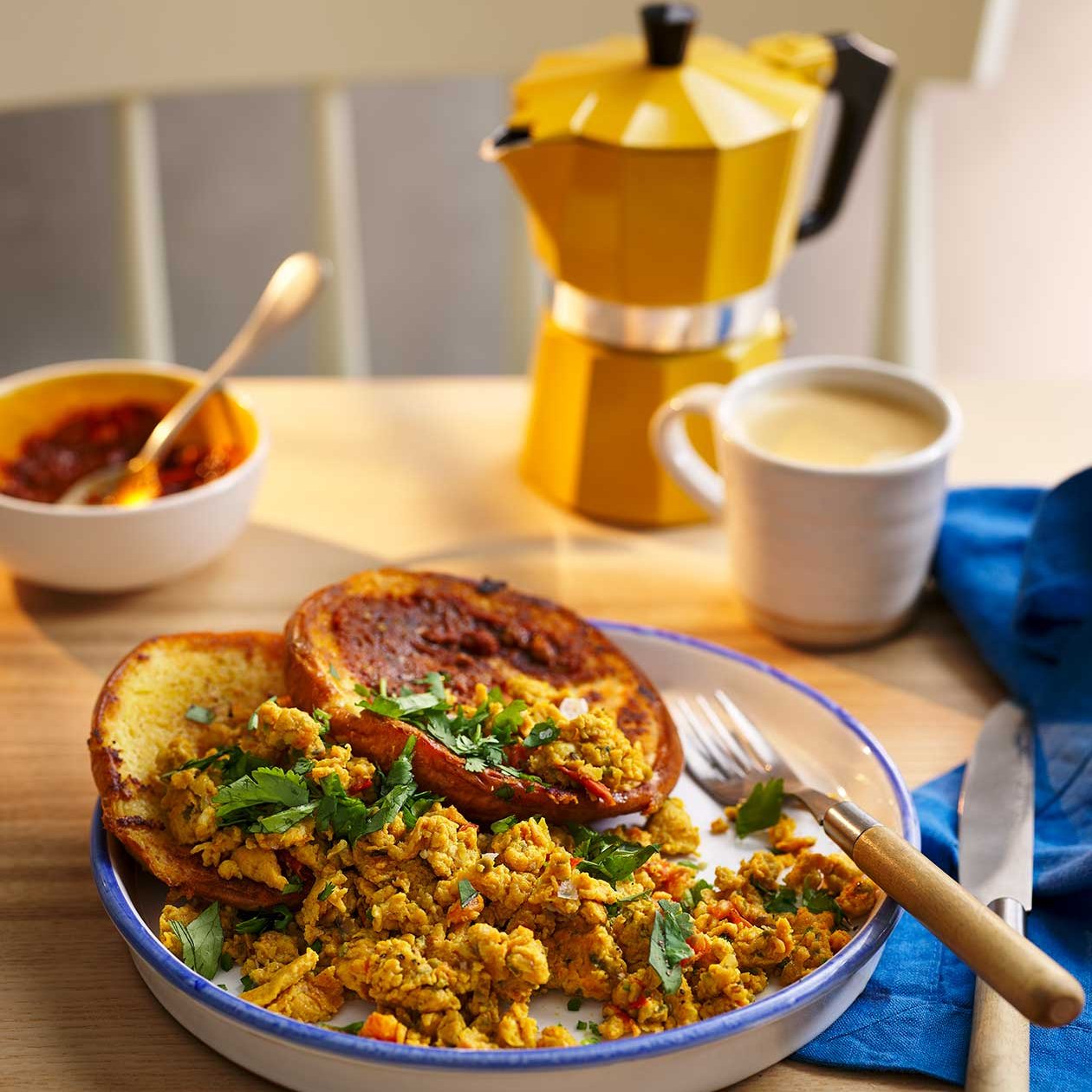https://www.sainsburysmagazine.co.uk/uploads/media/1800x1800/09/10329-Turmeric-eggs.jpg?v=1-0