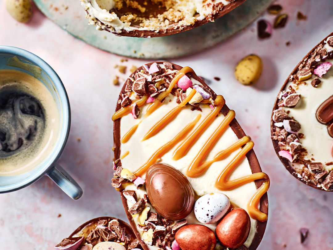 Easter egg cheesecakes